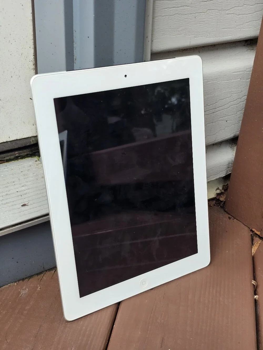 Apple iPad 3rd Gen A1459 32GB Wi-Fi + Cellular Ready to Activate Powers On